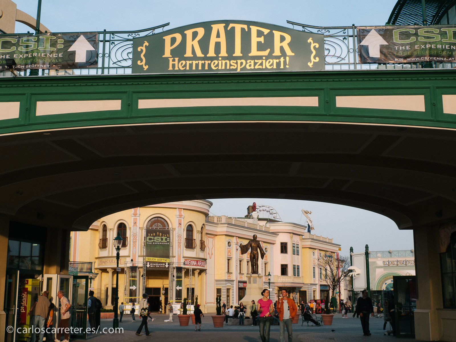 El Prater es sin duda el más célebre parque de la capital austriaca, e incluye un animado parque de atracciónes.